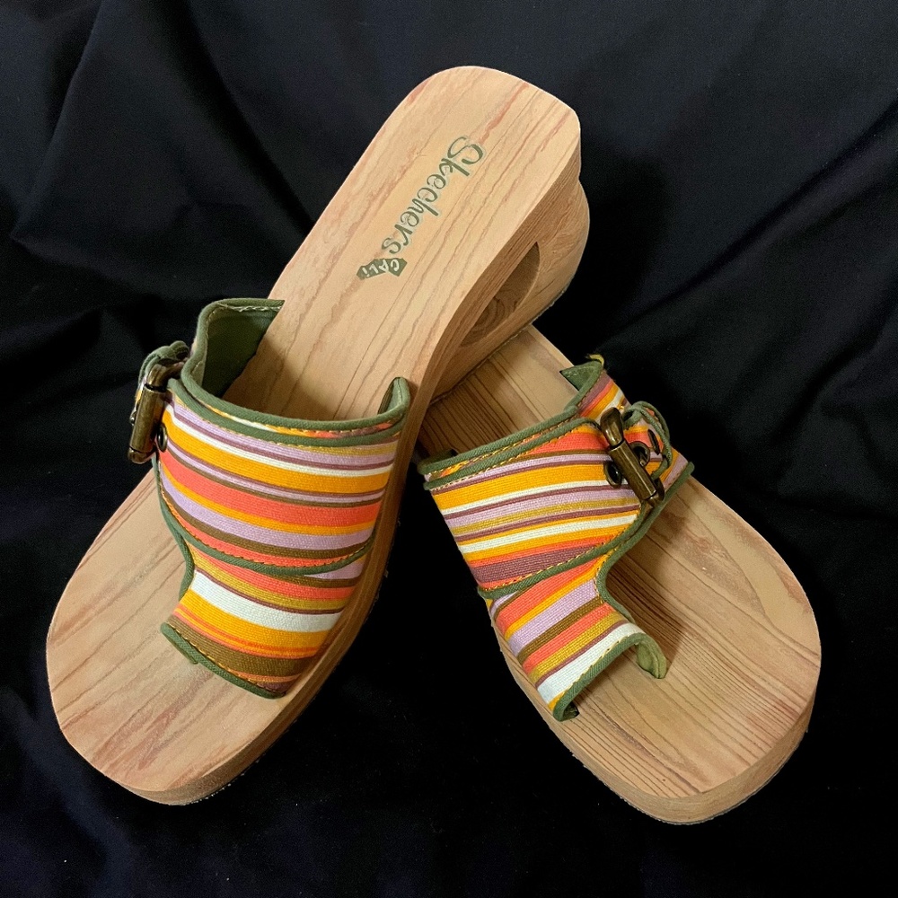 BARELY USED "SKECHERS" WOMENS SANDALS - SIZE 10
